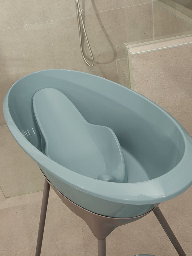 Baby bath support in a LUMA baby bath