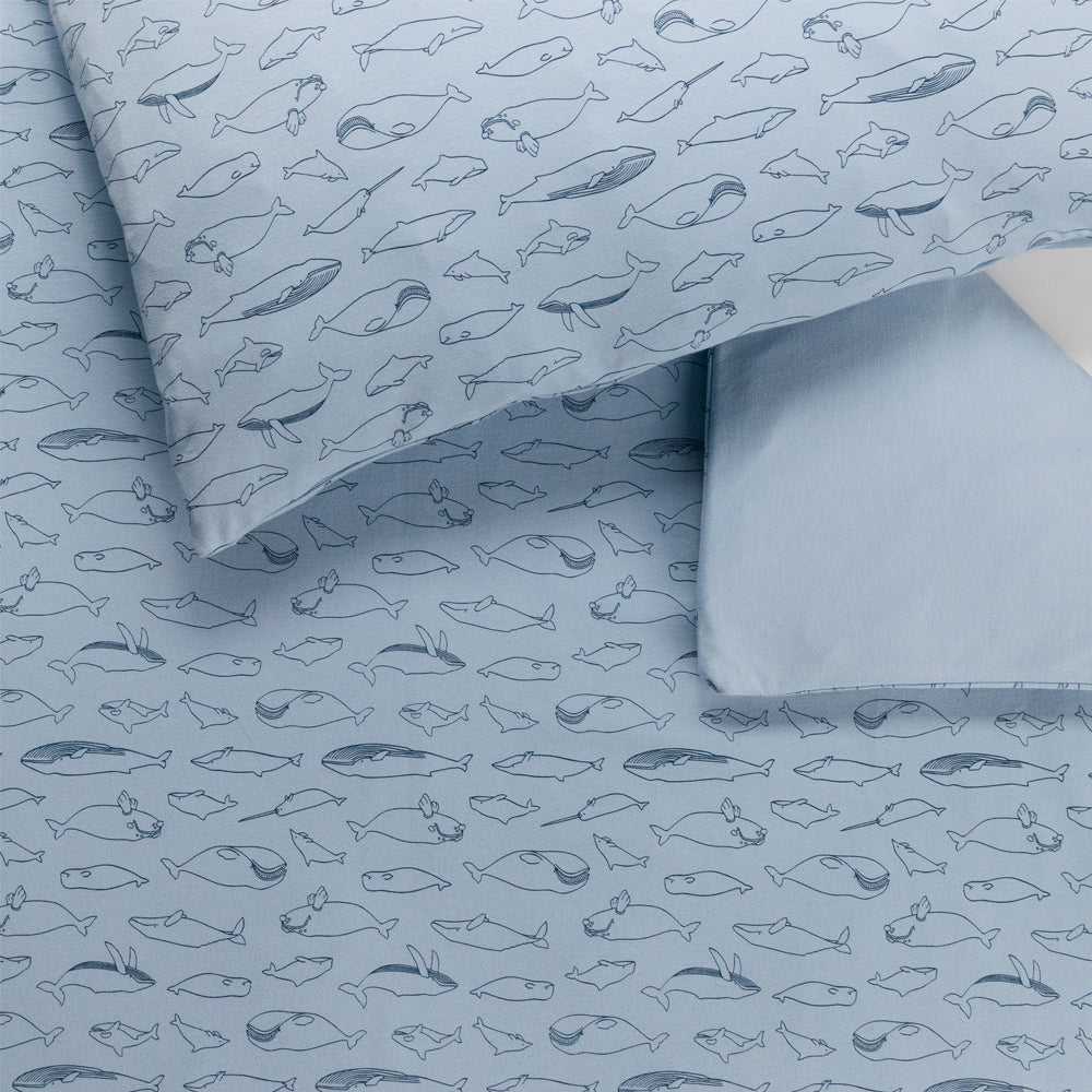 Blue jersey cotton duvet set with whale pattern and matching pillowcase