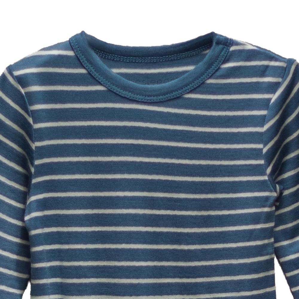 Close up of merino baby bodyusit