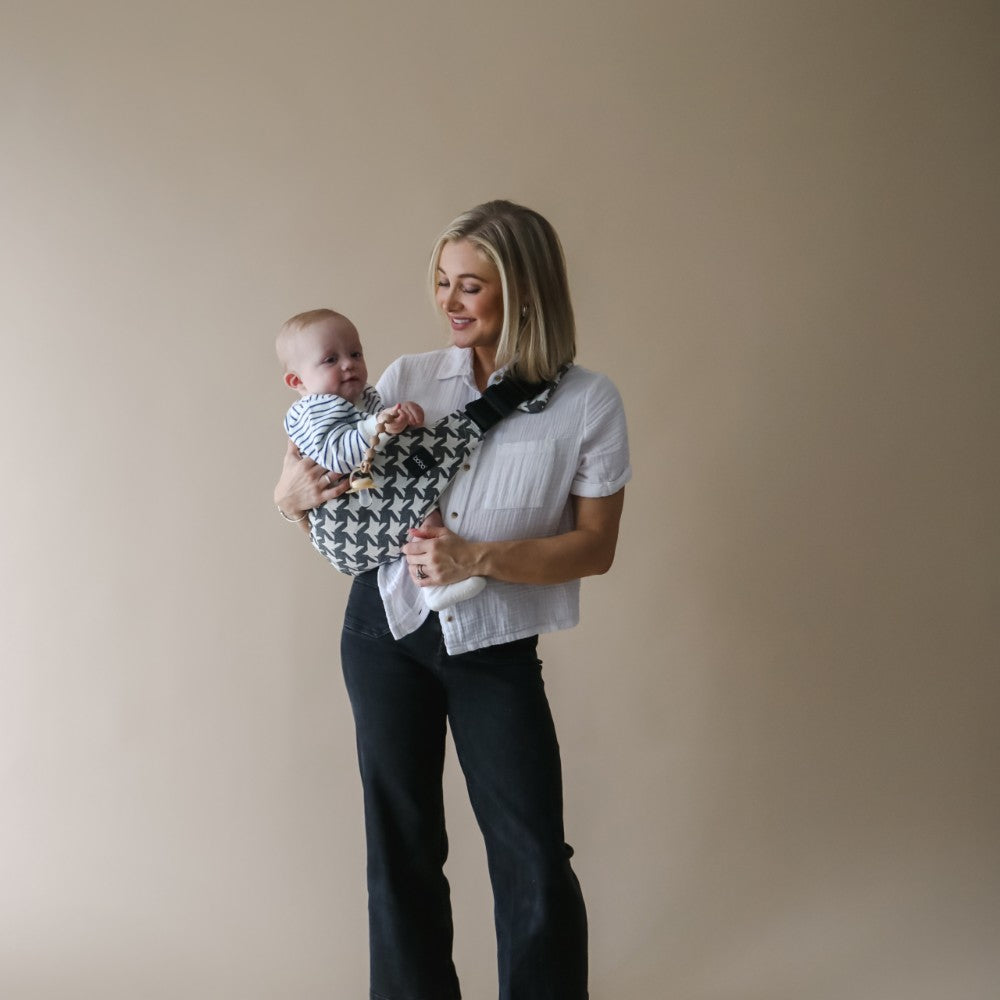 Buddy Toddler Hip Carrier - Grey Houndstooth