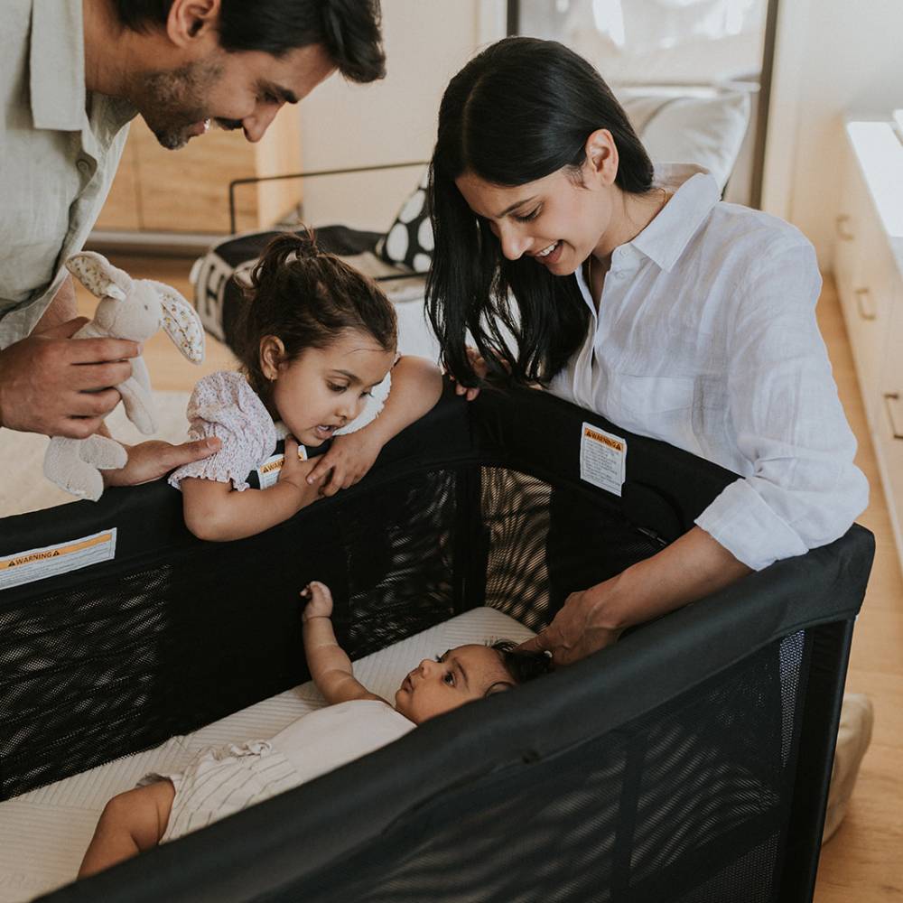 Journey 2-in-1 Travel Cot - Black