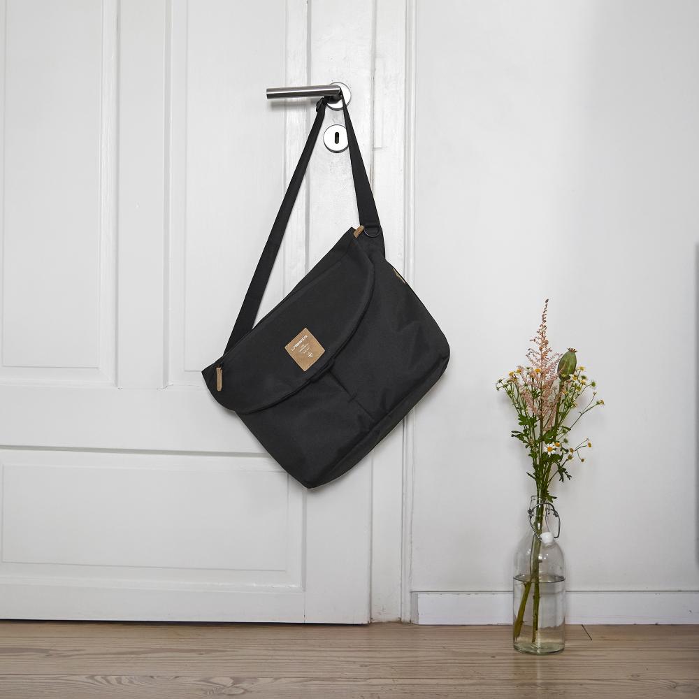 Manu Messenger Nappy Bag - Black