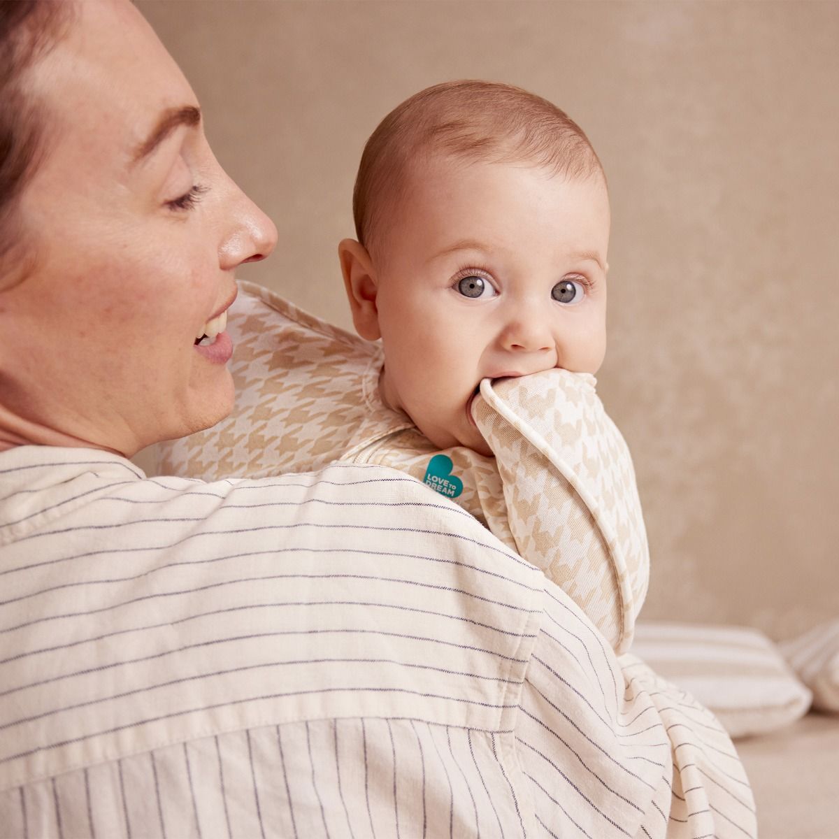 1.0 tog Swaddle Up Original - Houndstooth
