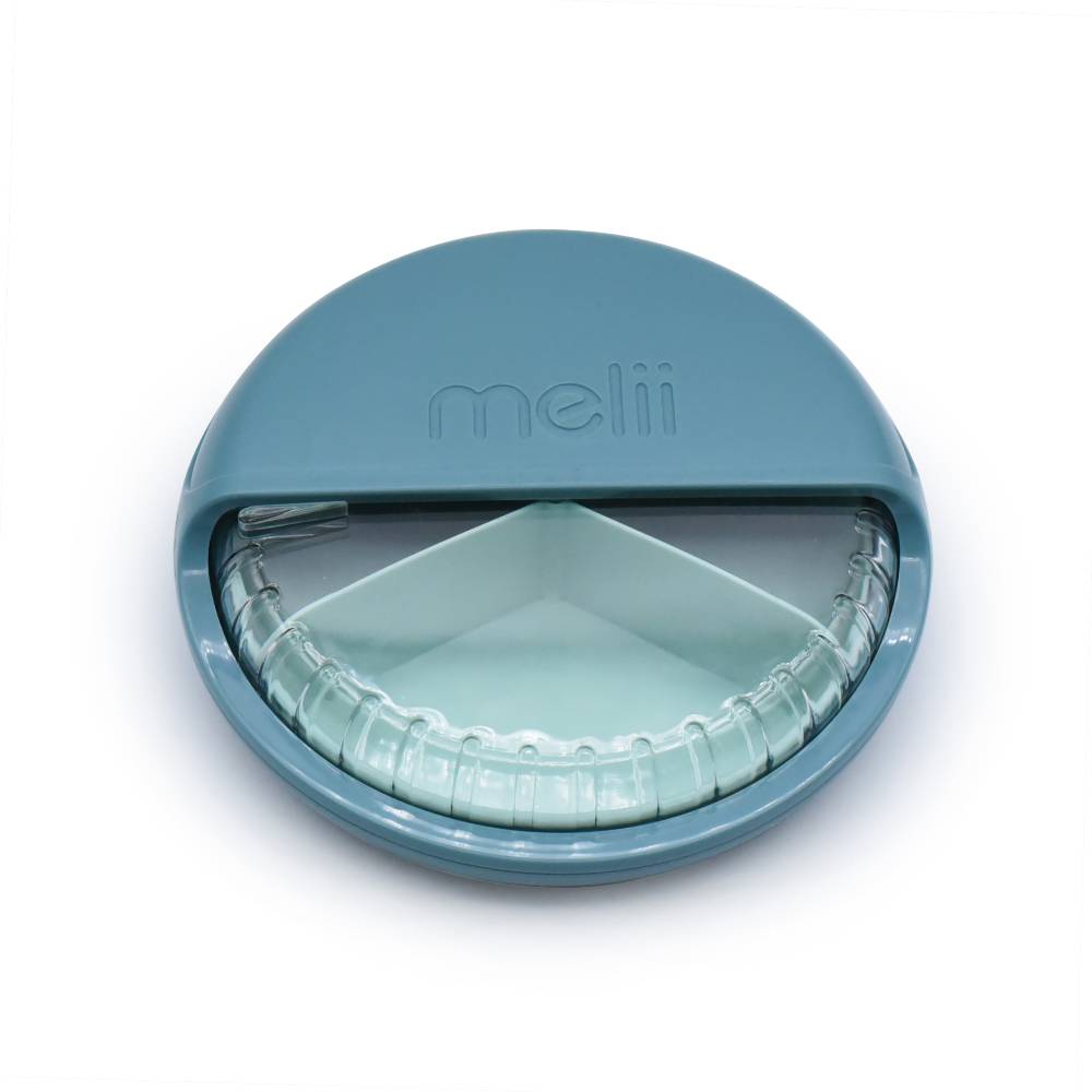 Teal container with a lid featuring the brand 'mellii' on a white background