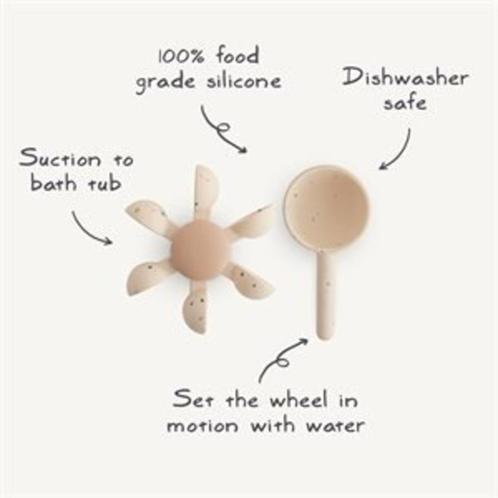 Bath toy set with cup and spoon wheel on a white background, featuring text about material and use.