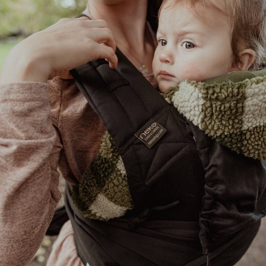 Half Buckle Carrier - Raven