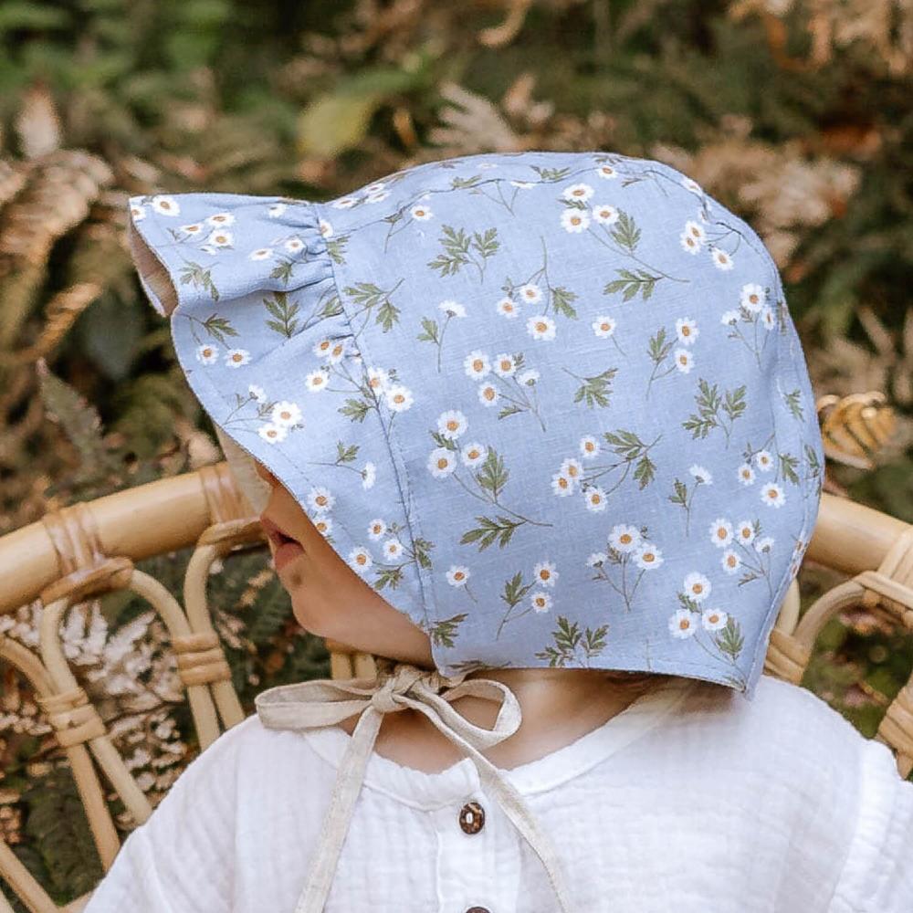 Ruffle Searcher Reversible Bonnet - Daisy
